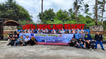 Guru SMA Muhammadiyah 25 Pamulang Gelar Bedah Buku dan Liburan ke Ciwidey Bandung