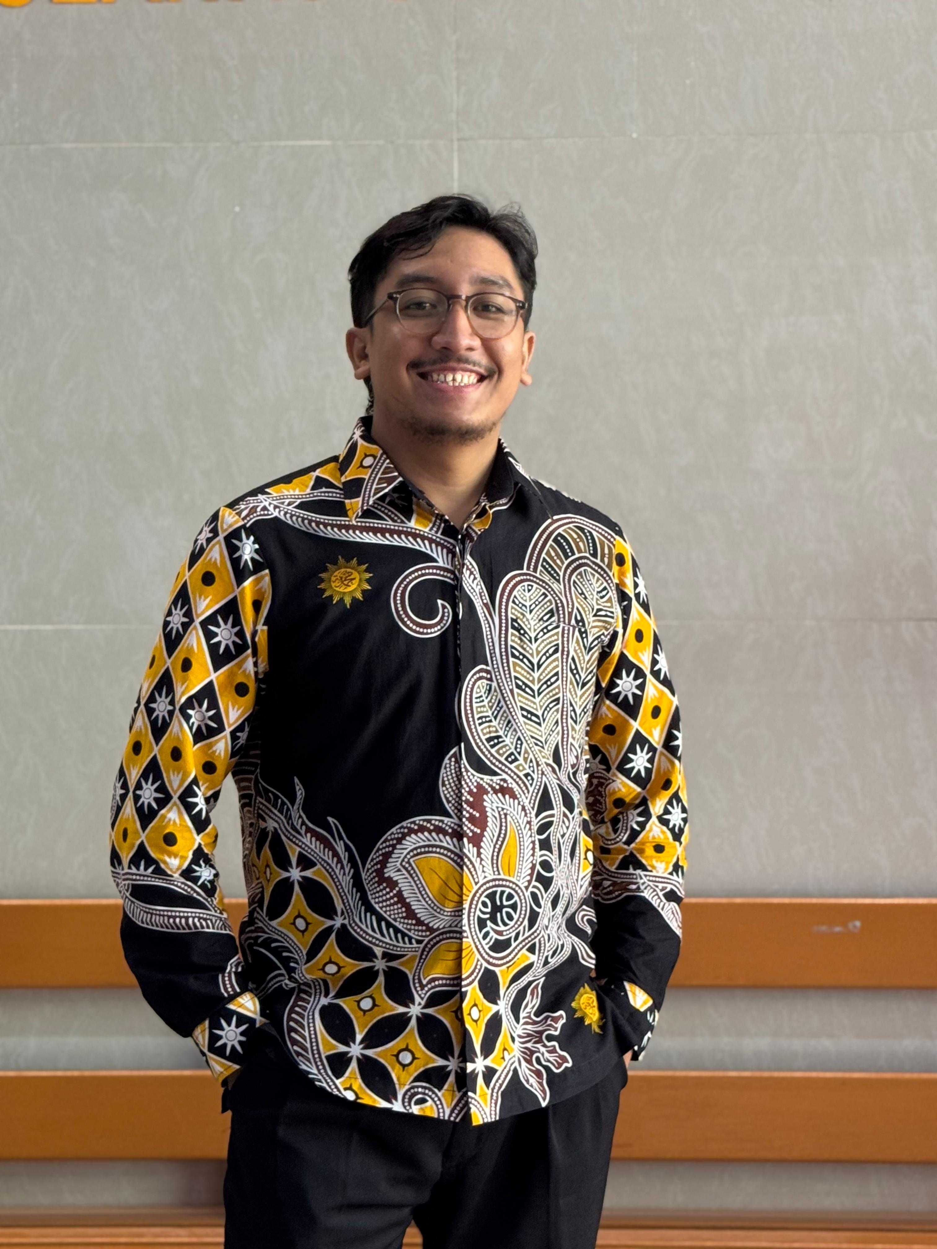 Izhar Tawaqal, S.Pd.